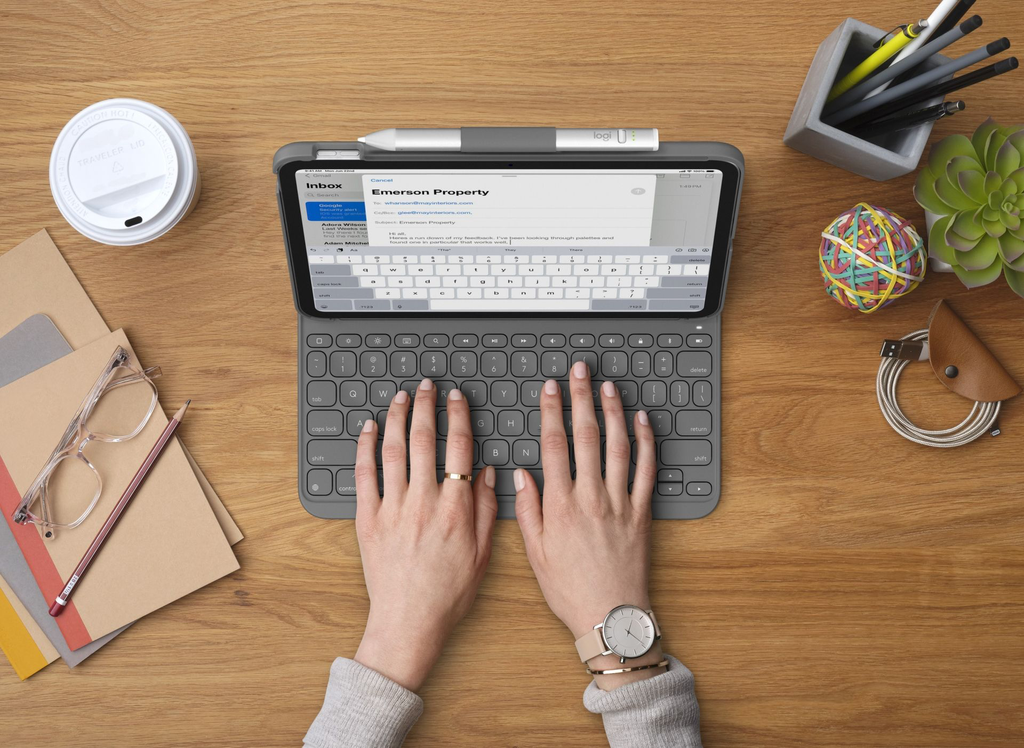 slim-folio-type-in-comfort.webp